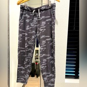 MONROW SWEATS (jogger bottom) SIZE: M COLOR: GREY CAMO (each sold separately)